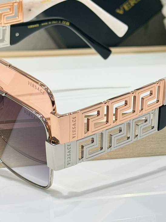 Picture of Versace Sunglasses _SKUfw79614779fw